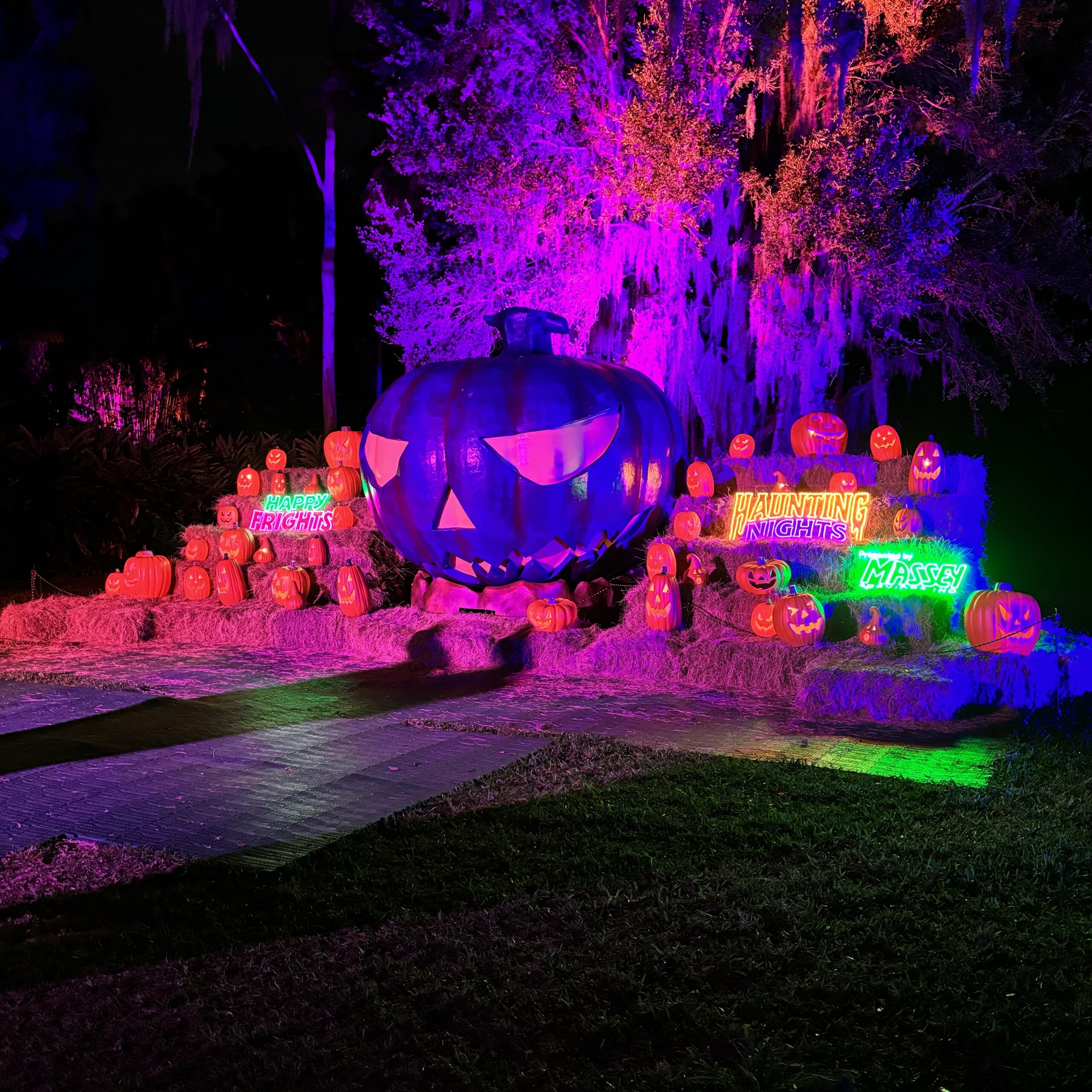 Haunting Nights at Leu Gardens: Halloween Fun in Orlando